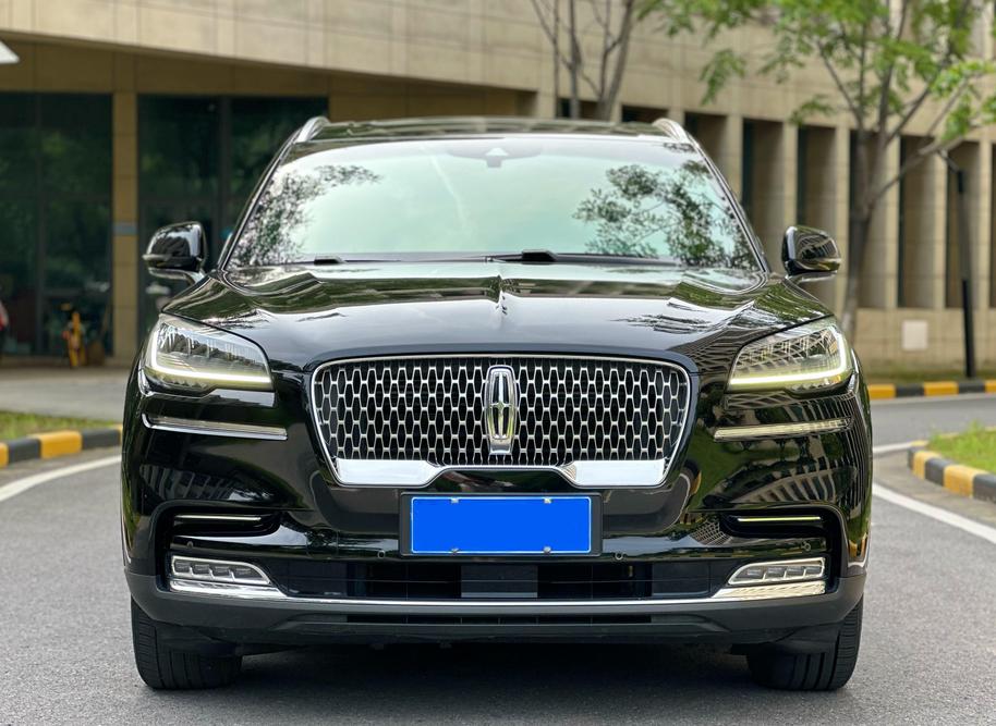 Lincoln Lincoln Aviator в цвете и кузовом – это идеальный выбор среди китайских автомобилей. Доступная цена и надежность гарантированы.