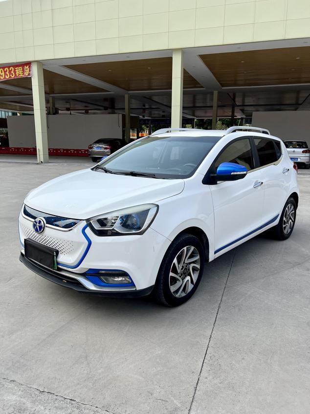 JAC JAC iEV6S в цвете и кузовом – это идеальный выбор среди китайских автомобилей. Доступная цена и надежность гарантированы.