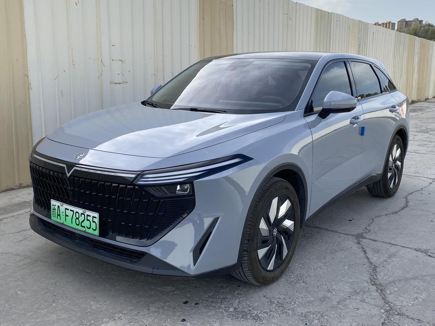 Venucia Venucia V-Online в цвете и кузовом – это идеальный выбор среди китайских автомобилей. Доступная цена и надежность гарантированы.