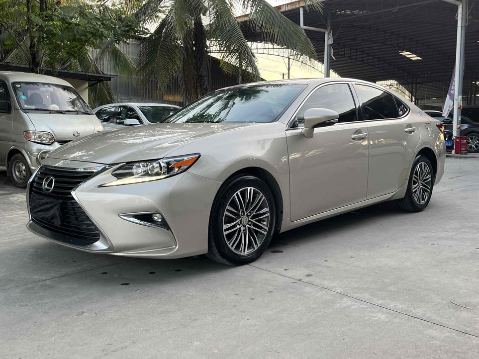 Lexus Lexus ES в цвете и кузовом – это идеальный выбор среди китайских автомобилей. Доступная цена и надежность гарантированы.