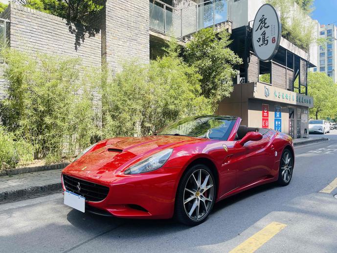 Ferrari Ferrari California T в цвете и кузовом – это идеальный выбор среди китайских автомобилей. Доступная цена и надежность гарантированы.