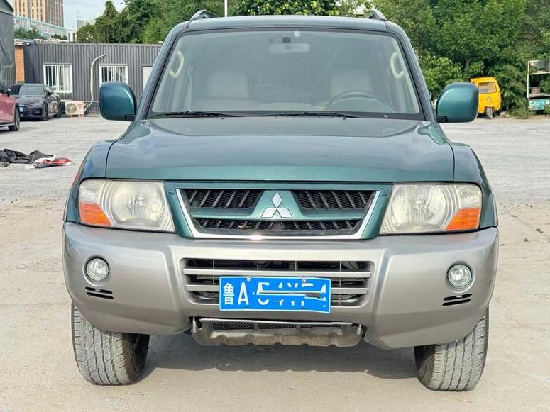 Mitsubishi Mitsubishi Pajero в цвете и кузовом – это идеальный выбор среди китайских автомобилей. Доступная цена и надежность гарантированы.