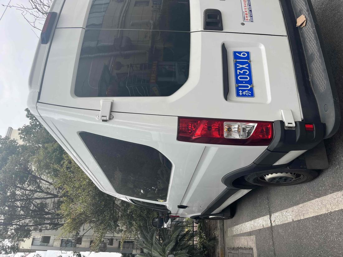 Iveco Iveco Daily в цвете и кузовом – это идеальный выбор среди китайских автомобилей. Доступная цена и надежность гарантированы.
