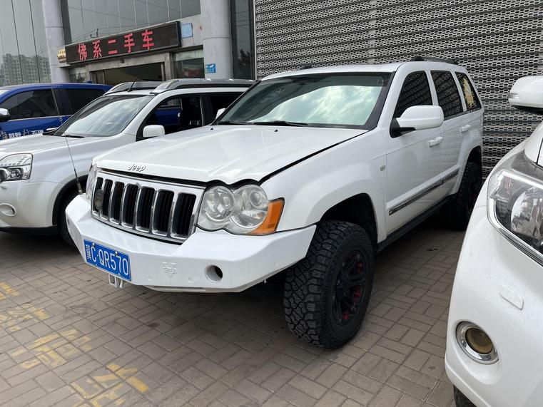 Jeep Jeep Grand Cherokee в цвете и кузовом – это идеальный выбор среди китайских автомобилей. Доступная цена и надежность гарантированы.