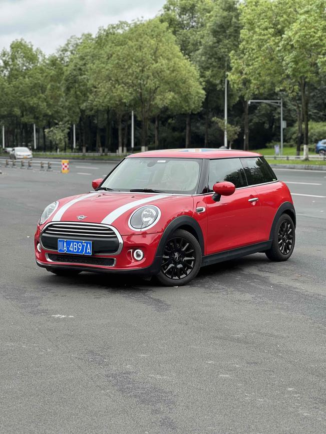 MINI MINI в цвете и кузовом – это идеальный выбор среди китайских автомобилей. Доступная цена и надежность гарантированы.