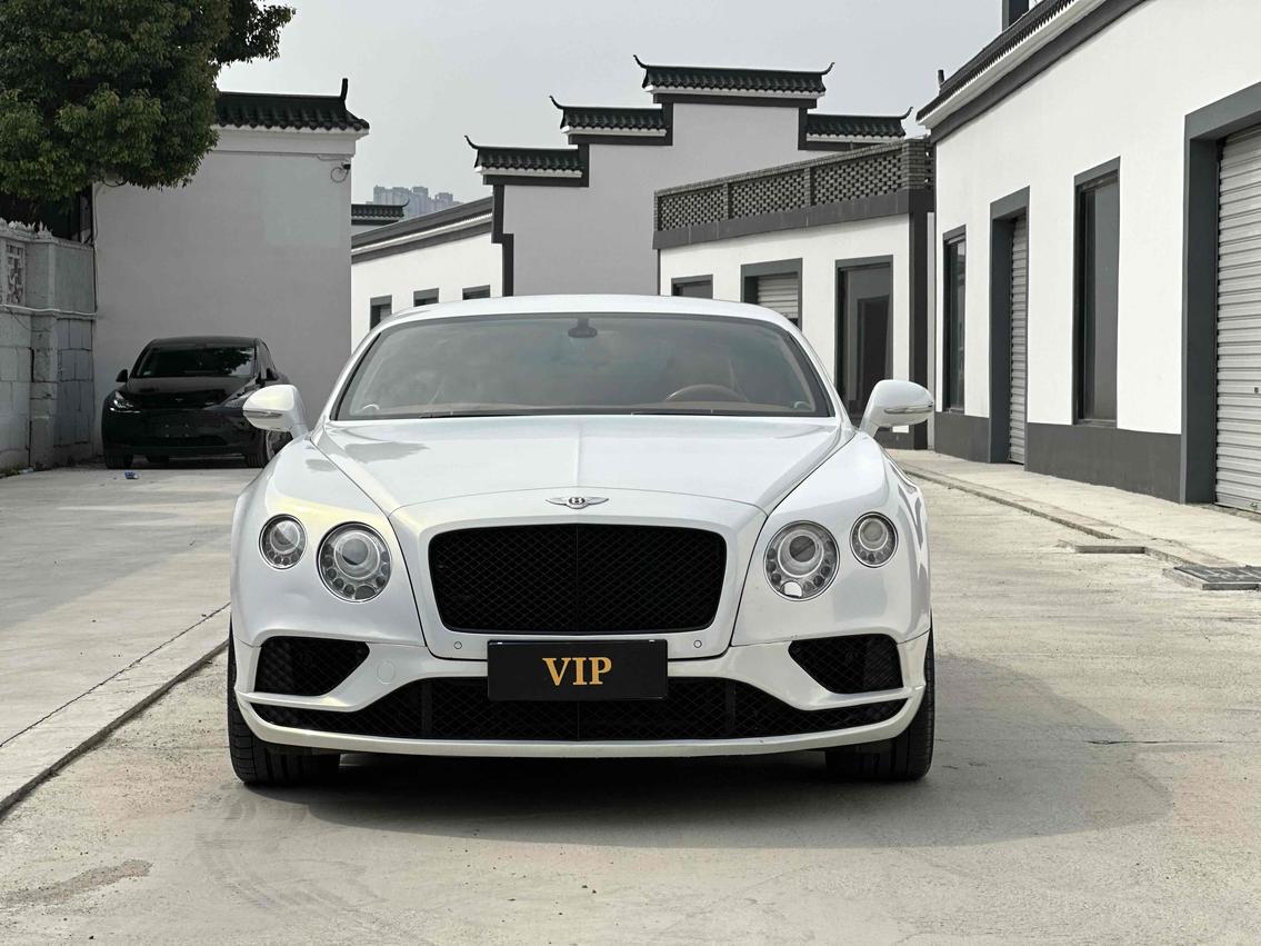 Bentley Bentley Continental в цвете и кузовом – это идеальный выбор среди китайских автомобилей. Доступная цена и надежность гарантированы.