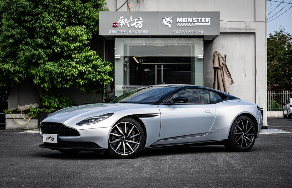 Aston Martin Aston Martin DB11 в цвете и кузовом – это идеальный выбор среди китайских автомобилей. Доступная цена и надежность гарантированы.