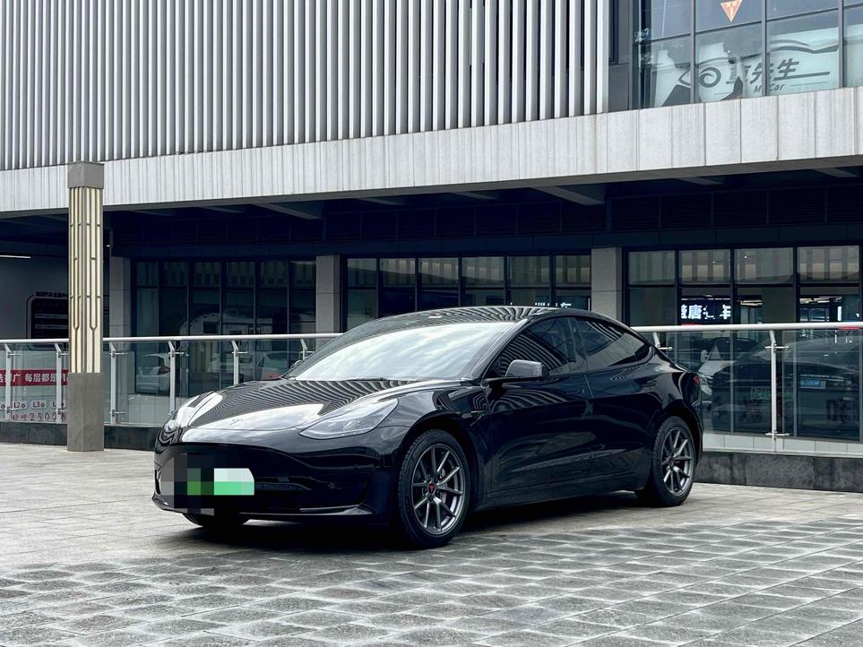 Tesla Tesla Model 3 в цвете и кузовом – это идеальный выбор среди китайских автомобилей. Доступная цена и надежность гарантированы.