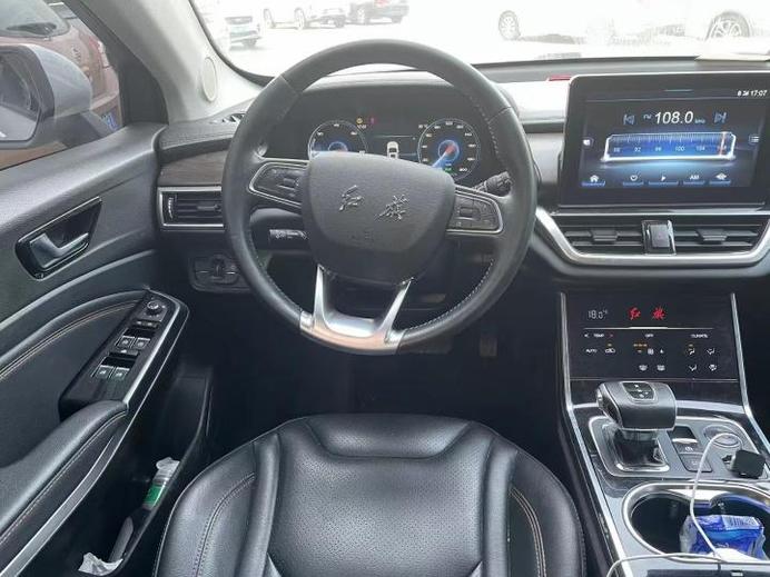 Hongqi Hongqi E-HS3 в цвете и кузовом – это идеальный выбор среди китайских автомобилей. Доступная цена и надежность гарантированы.