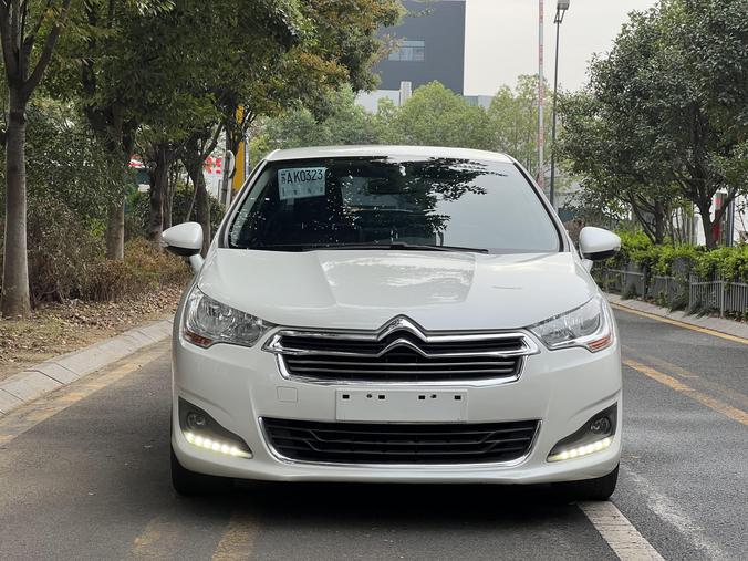 Citroen Citroen C4L в цвете и кузовом – это идеальный выбор среди китайских автомобилей. Доступная цена и надежность гарантированы.