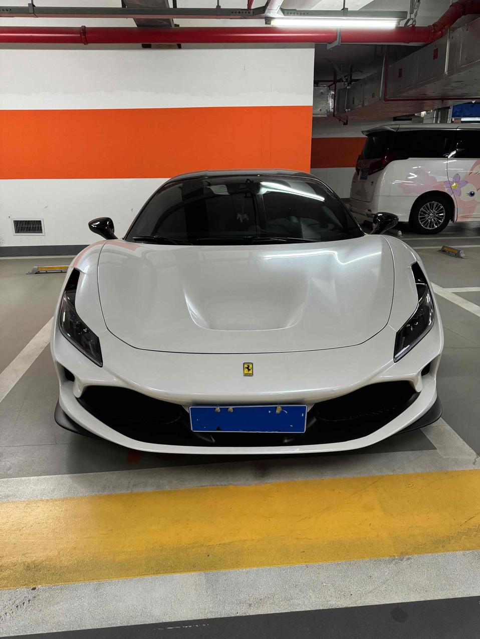 Ferrari Ferrari F8 в цвете и кузовом – это идеальный выбор среди китайских автомобилей. Доступная цена и надежность гарантированы.