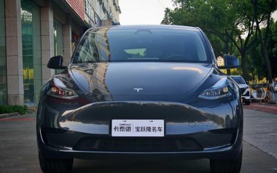 Tesla Tesla Model 3 в цвете и кузовом – это идеальный выбор среди китайских автомобилей. Доступная цена и надежность гарантированы.