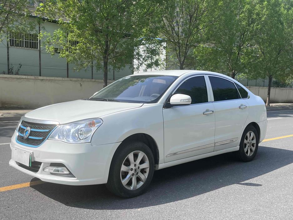 Dongfeng Just For E17 в цвете и кузовом – это идеальный выбор среди китайских автомобилей. Доступная цена и надежность гарантированы.