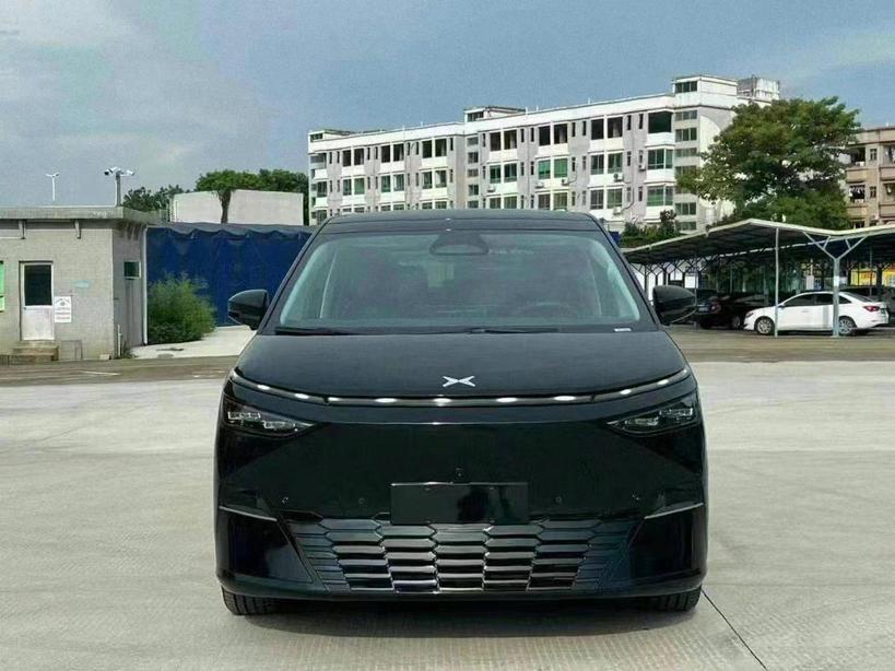 Xpeng Xpeng X9 в цвете и кузовом – это идеальный выбор среди китайских автомобилей. Доступная цена и надежность гарантированы.
