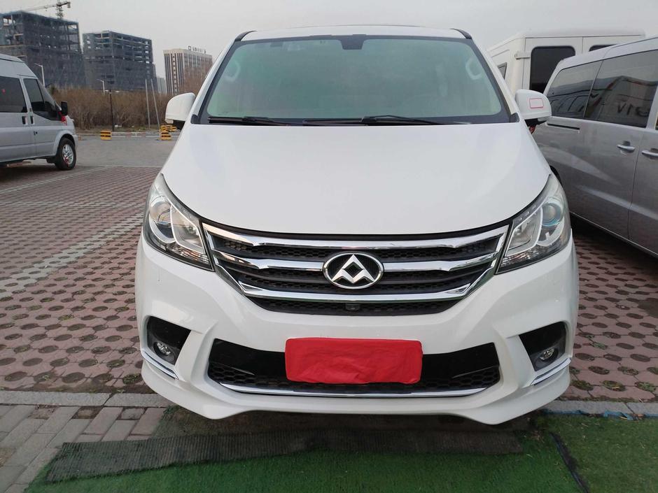 SAIC MAXUS SAIC MAXUS G10 в цвете и кузовом – это идеальный выбор среди китайских автомобилей. Доступная цена и надежность гарантированы.