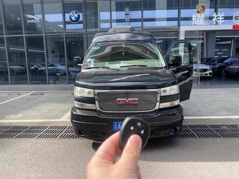 GMC GMC SAVANA в цвете и кузовом – это идеальный выбор среди китайских автомобилей. Доступная цена и надежность гарантированы.