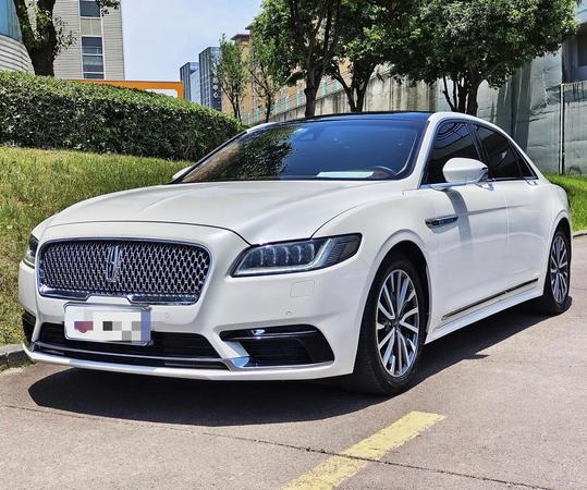 Lincoln Lincoln Continental в цвете и кузовом – это идеальный выбор среди китайских автомобилей. Доступная цена и надежность гарантированы.