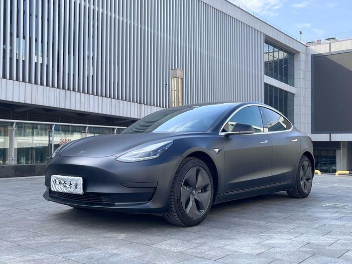 Tesla Tesla Model 3 в цвете и кузовом – это идеальный выбор среди китайских автомобилей. Доступная цена и надежность гарантированы.