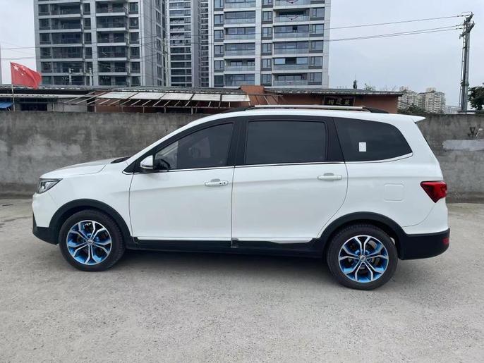 Karry Karry K60EV в цвете и кузовом – это идеальный выбор среди китайских автомобилей. Доступная цена и надежность гарантированы.