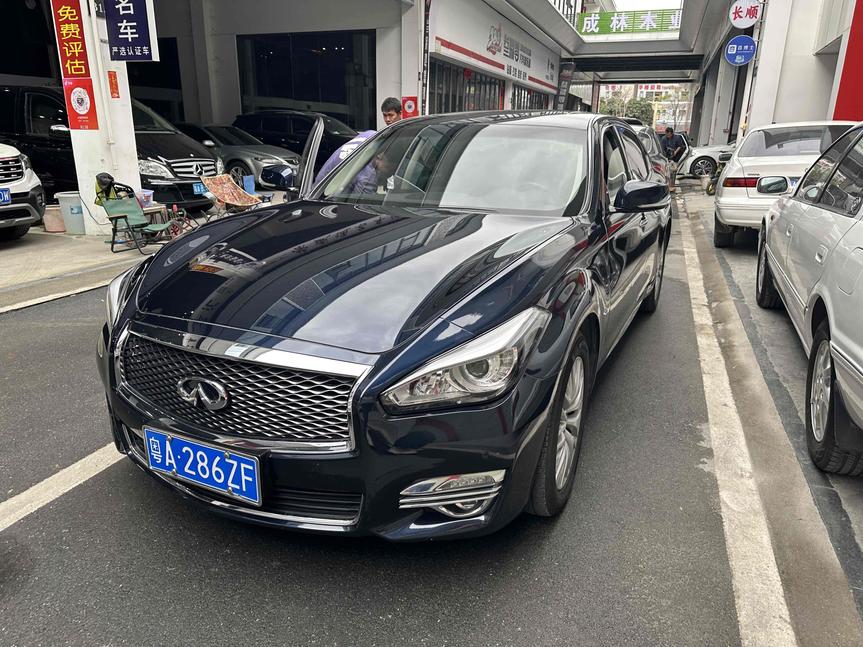 Infiniti Infiniti Q70 в цвете и кузовом – это идеальный выбор среди китайских автомобилей. Доступная цена и надежность гарантированы.