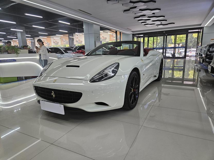 Ferrari Ferrari California T в цвете и кузовом – это идеальный выбор среди китайских автомобилей. Доступная цена и надежность гарантированы.