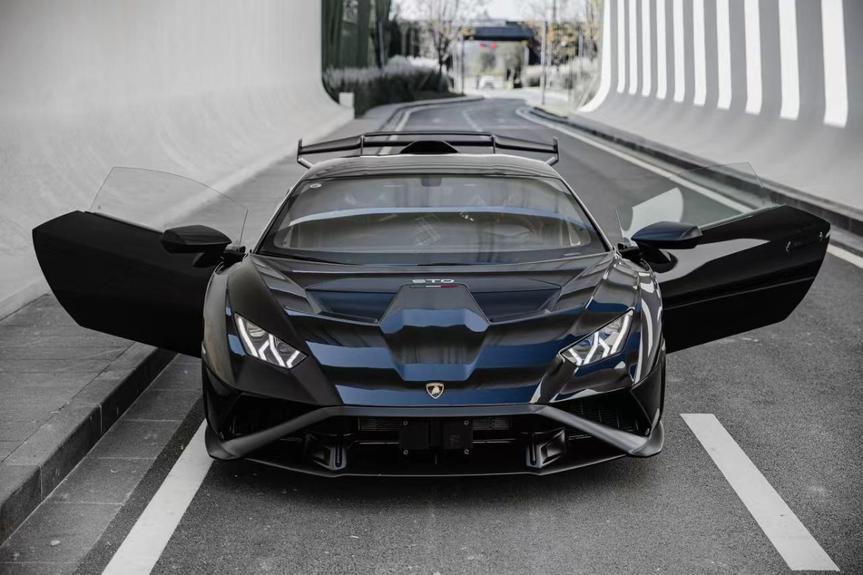 Lamborghini Lamborghini Huracán в цвете и кузовом – это идеальный выбор среди китайских автомобилей. Доступная цена и надежность гарантированы.