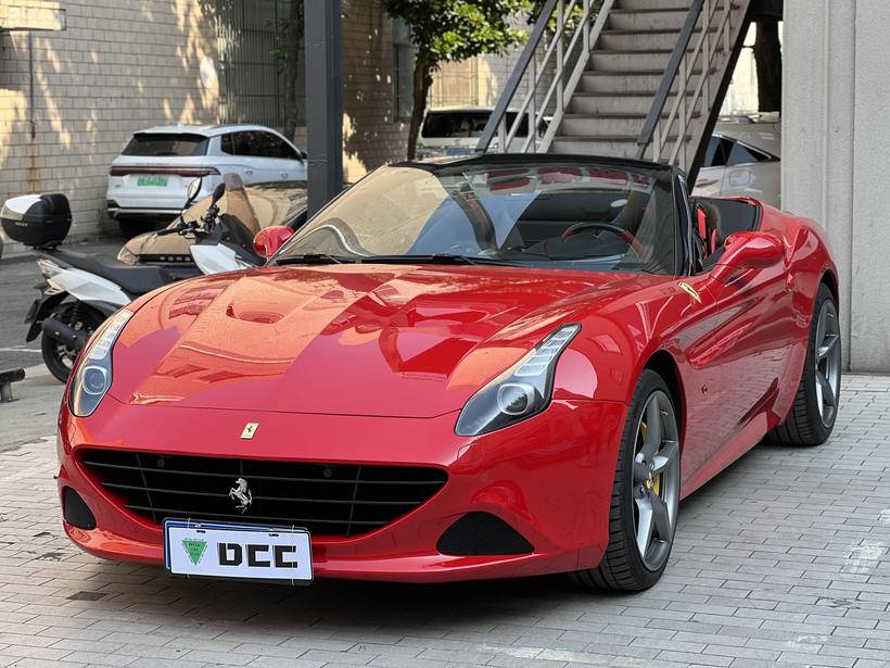 Ferrari Ferrari California T в цвете и кузовом – это идеальный выбор среди китайских автомобилей. Доступная цена и надежность гарантированы.
