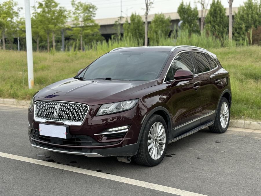 Lincoln Lincoln MKC в цвете и кузовом – это идеальный выбор среди китайских автомобилей. Доступная цена и надежность гарантированы.
