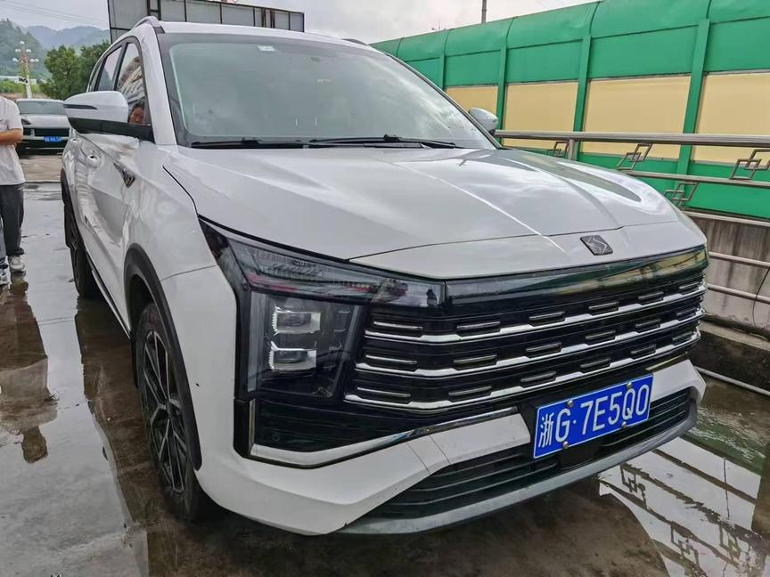 Sehol Sehol X8 PLUS в цвете и кузовом – это идеальный выбор среди китайских автомобилей. Доступная цена и надежность гарантированы.