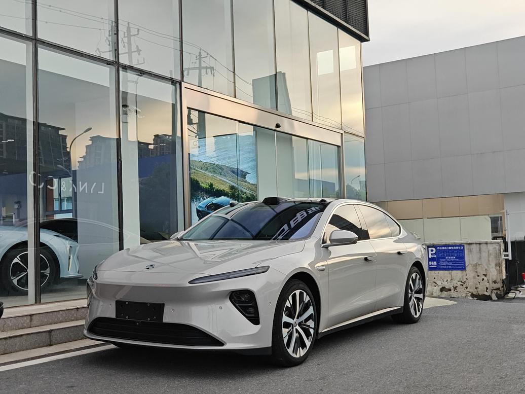 NIO NIO ET7 в цвете и кузовом – это идеальный выбор среди китайских автомобилей. Доступная цена и надежность гарантированы.