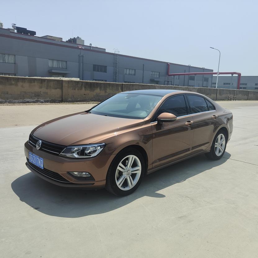Volkswagen Volkswagen Lamando в цвете и кузовом – это идеальный выбор среди китайских автомобилей. Доступная цена и надежность гарантированы.