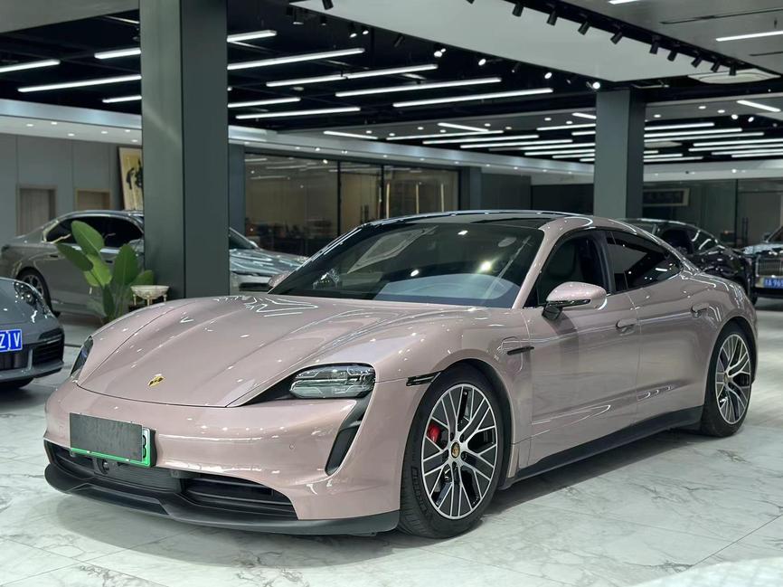 Porsche Porsche Taycan в цвете и кузовом – это идеальный выбор среди китайских автомобилей. Доступная цена и надежность гарантированы.