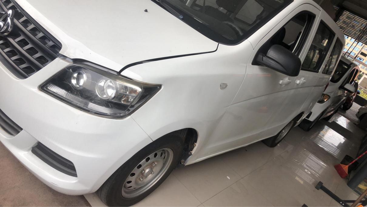 Changan Kaicene Changan Kaicheng Honor S в цвете и кузовом – это идеальный выбор среди китайских автомобилей. Доступная цена и надежность гарантированы.