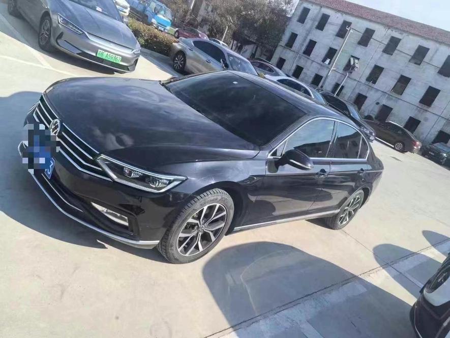 Volkswagen Volkswagen Magotan в цвете и кузовом – это идеальный выбор среди китайских автомобилей. Доступная цена и надежность гарантированы.