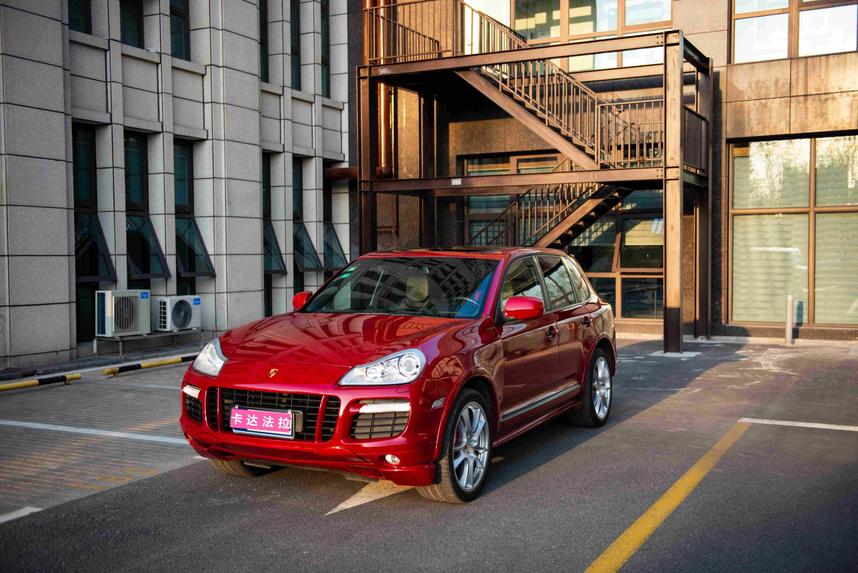 Porsche Porsche Cayenne в цвете и кузовом – это идеальный выбор среди китайских автомобилей. Доступная цена и надежность гарантированы.
