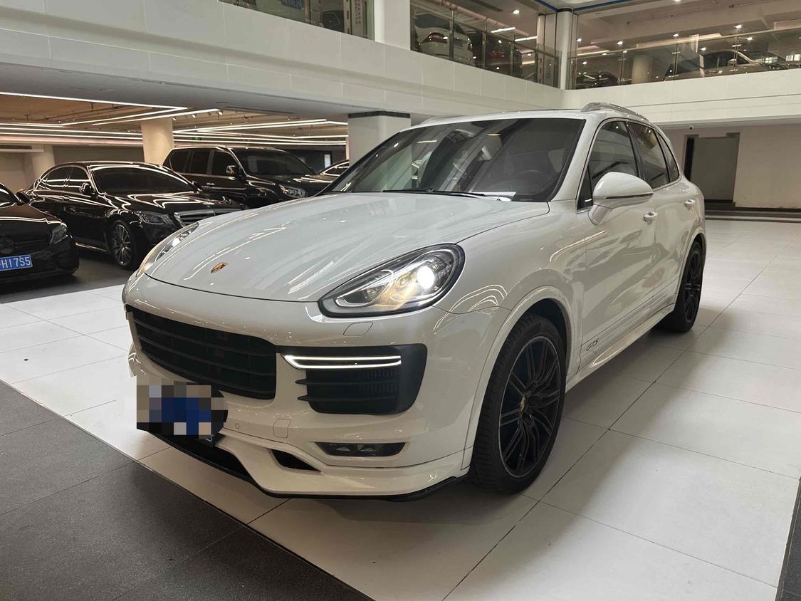 Porsche Porsche Cayenne в цвете и кузовом – это идеальный выбор среди китайских автомобилей. Доступная цена и надежность гарантированы.