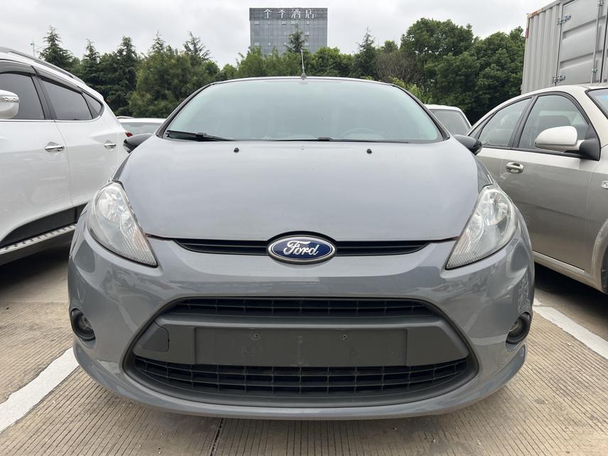 Ford Ford Focus в цвете и кузовом – это идеальный выбор среди китайских автомобилей. Доступная цена и надежность гарантированы.