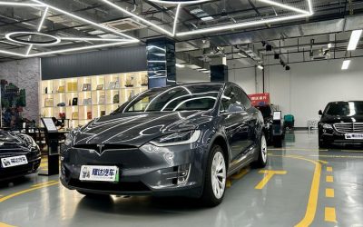 Tesla Tesla Model 3 в цвете и кузовом – это идеальный выбор среди китайских автомобилей. Доступная цена и надежность гарантированы.