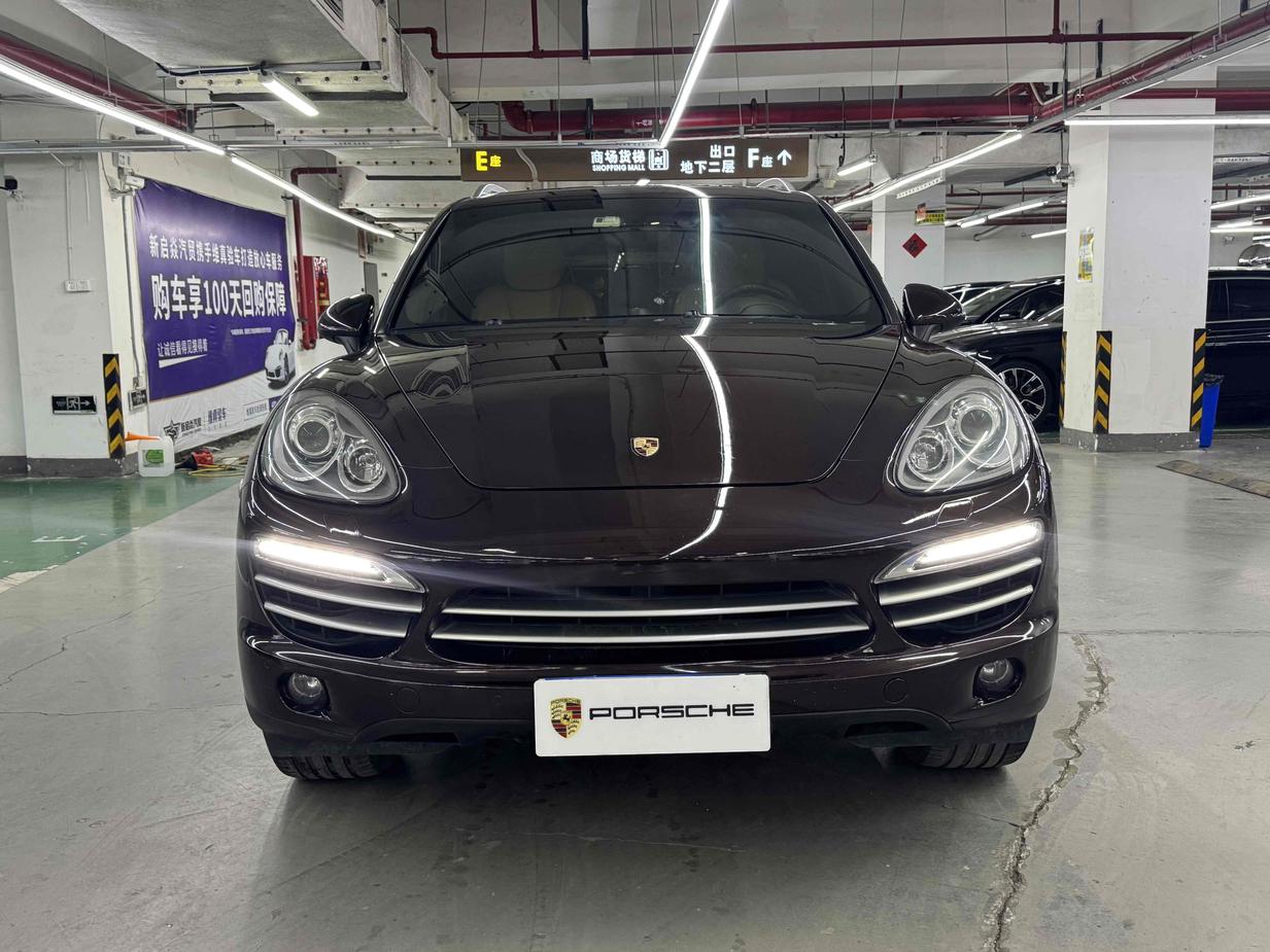 Porsche Porsche Cayenne в цвете и кузовом – это идеальный выбор среди китайских автомобилей. Доступная цена и надежность гарантированы.