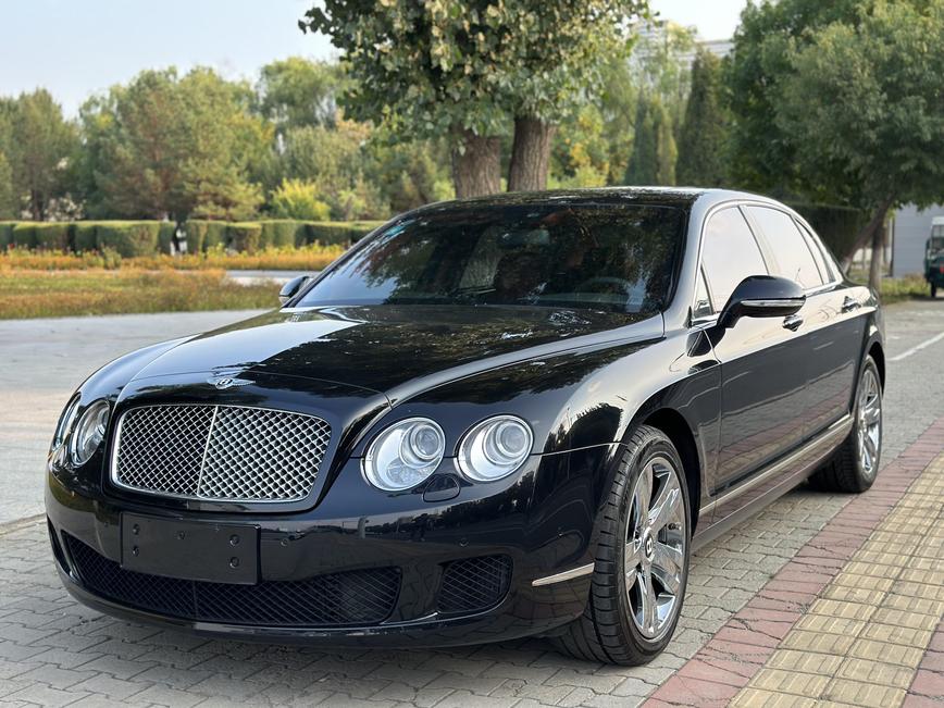 Bentley Bentley Flying Spur в цвете и кузовом – это идеальный выбор среди китайских автомобилей. Доступная цена и надежность гарантированы.
