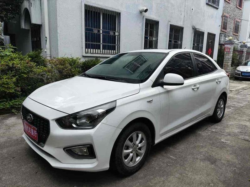 Hyundai Hyundai Reina в цвете и кузовом – это идеальный выбор среди китайских автомобилей. Доступная цена и надежность гарантированы.