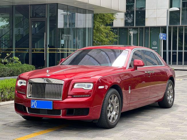 Rolls-Royce Rolls-Royce Ghost в цвете и кузовом – это идеальный выбор среди китайских автомобилей. Доступная цена и надежность гарантированы.