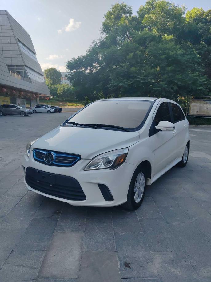 BAIC BJEV BAIC EV EV в цвете и кузовом – это идеальный выбор среди китайских автомобилей. Доступная цена и надежность гарантированы.