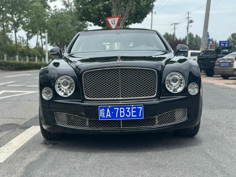 Bentley Bentley Mulsanne в цвете и кузовом – это идеальный выбор среди китайских автомобилей. Доступная цена и надежность гарантированы.