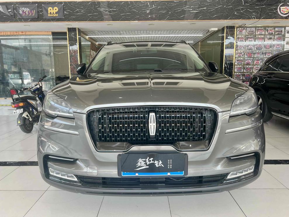 Lincoln Lincoln Aviator в цвете и кузовом – это идеальный выбор среди китайских автомобилей. Доступная цена и надежность гарантированы.