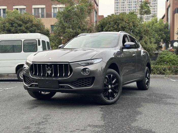 Maserati Maserati Levante в цвете и кузовом – это идеальный выбор среди китайских автомобилей. Доступная цена и надежность гарантированы.