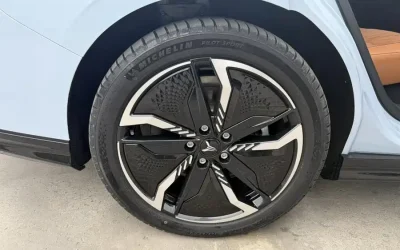 Audi Audi A8 в цвете и кузовом – это идеальный выбор среди китайских автомобилей. Доступная цена и надежность гарантированы.
