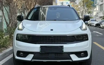 Lynk & Co Lynk & Co 02 в цвете и кузовом – это идеальный выбор среди китайских автомобилей. Доступная цена и надежность гарантированы.