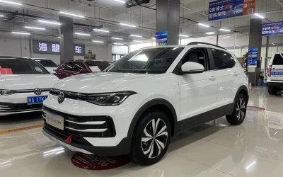 Volkswagen Volkswagen Passat в цвете и кузовом – это идеальный выбор среди китайских автомобилей. Доступная цена и надежность гарантированы.