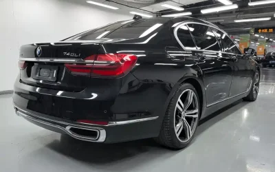 BMW BMW 3 Series в цвете и кузовом – это идеальный выбор среди китайских автомобилей. Доступная цена и надежность гарантированы.
